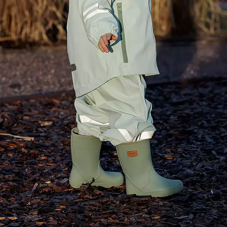 Die Gummistiefel Skur WP und Grytgöl WP erfüllen nun die strengen Kriterien des EU-Umweltzeichens für Schuhe. Kavat ist damit weltweit der Erste, der Gummistiefel mit Umweltzeichen anbietet. (Foto: Kavat)